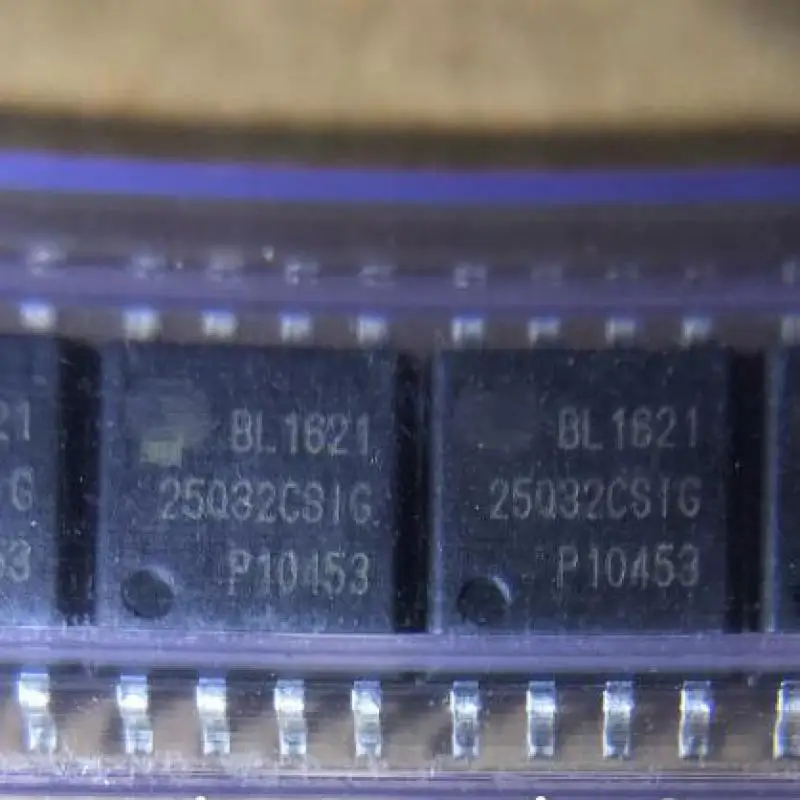 

New original GD25Q32CSIG 25Q32CSIG SOP-8 20PCS~100PCS/LOT