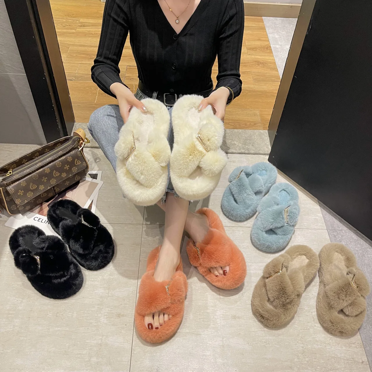 

Women House Slippers,Metal Buckle Decor Faux Fur Slip on Flats,Ladies Flip Flops,Open Toe Fluffy Slippers,Size 35-42