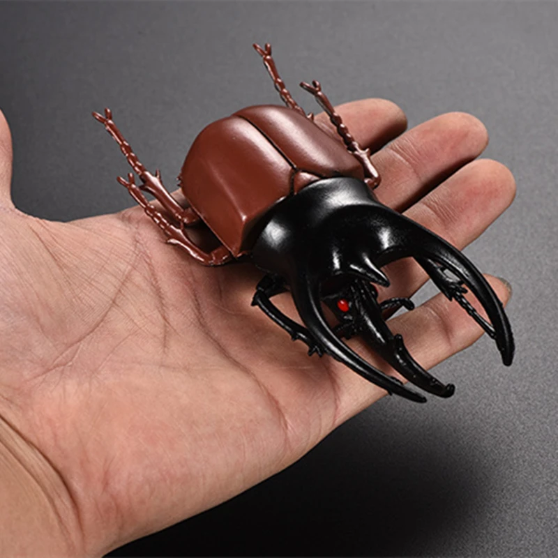 

6Pcs Simulation Beetle Insect Model Kids Adult Toy Halloween Prank Trick Props Plastic Non-Toxic PVC Insect Toy Halloween Props