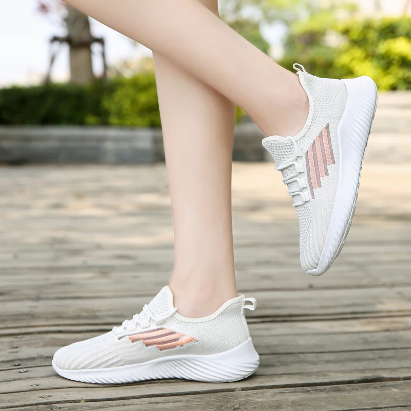 

Кроссовки женские спортивные, удобная обувь для отдыха, сочетающиеся цвета, модные, большие размеры 40