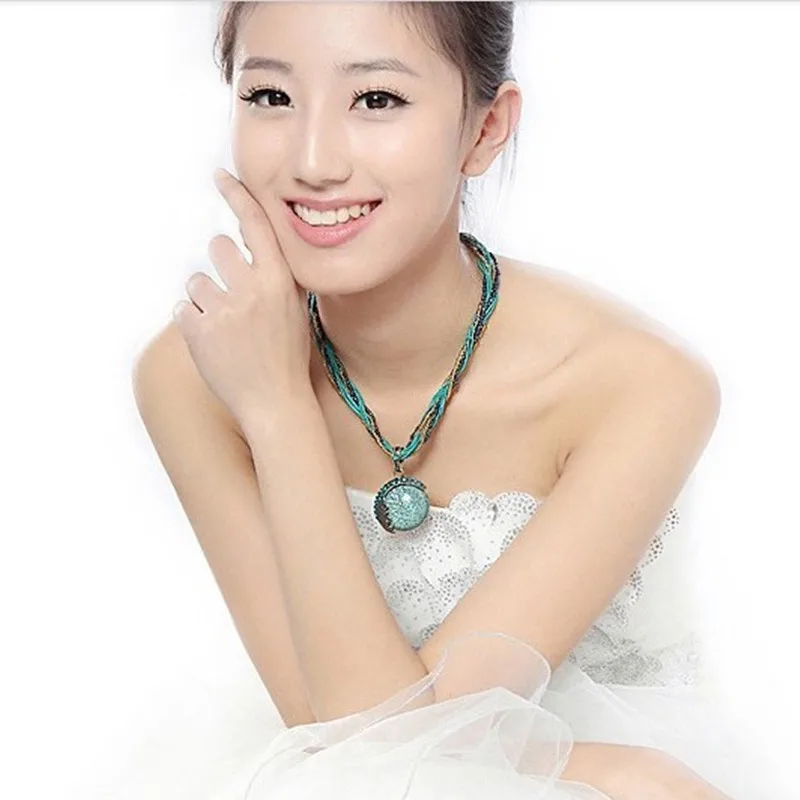 

European And American Exaggerated Gemstone Necklace Bohemian Rice Beads Chain Jewelry Ethnic Style Ladies Retro Alloy Pendant