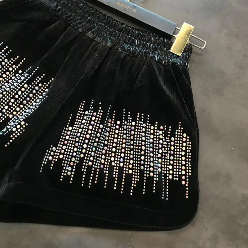 Женские блестящие шорты со стразами на резинке | Женская одежда