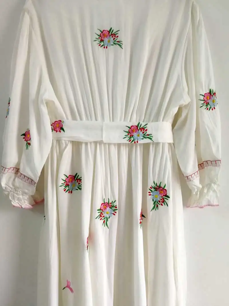 Богемный Вдохновленный белый цветочной вышивкой платье женское с v образным