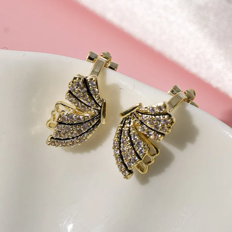

Fashion Gold Butterfly Shaped Bling Iced Out Rhinestone Zircon Stud Earrings for Women Korean Girl Student Party Jewelry