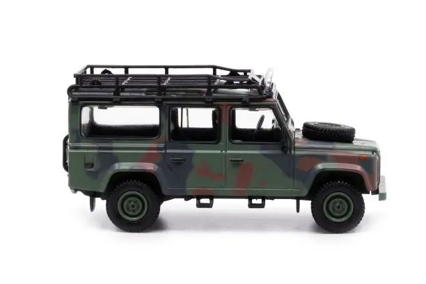 Мини GT 1:64 Land Rover Defender 110 Военная камуфляжная модель автомобиля RHDDiecast | Игрушки и