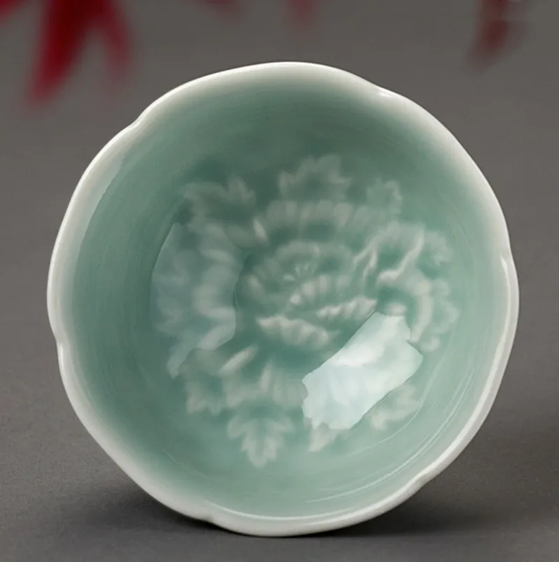 Керамическая Пионовая чайная чашка Рождественская из селадона с одним мастером