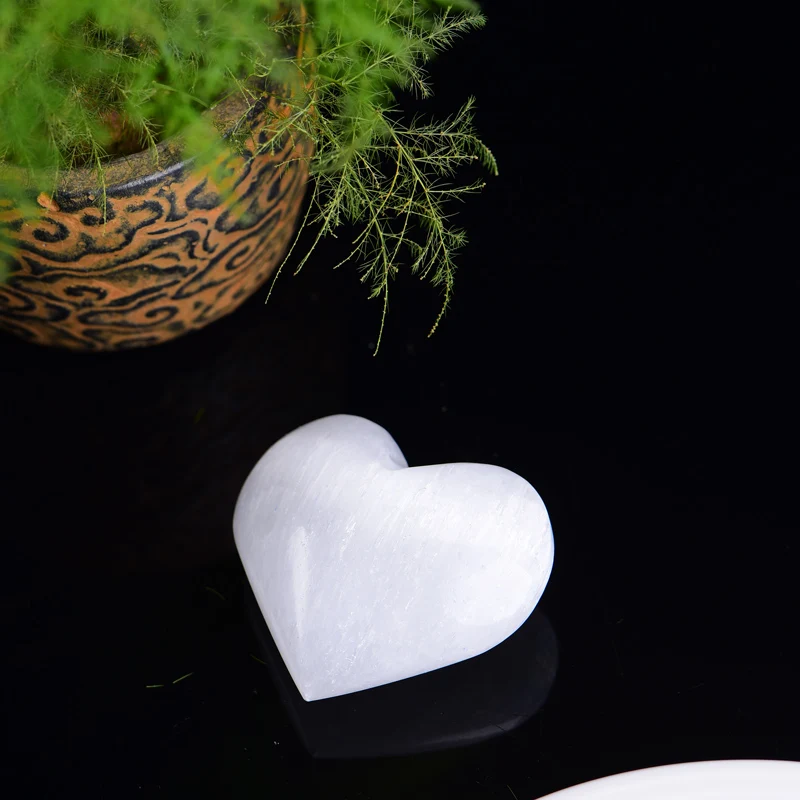 

Minerals Naturals White Quartz Selenite Gypsum Hand-Carved Heart Crystal Ore Specimen Gemstones Pendant Making Reiki Decoration