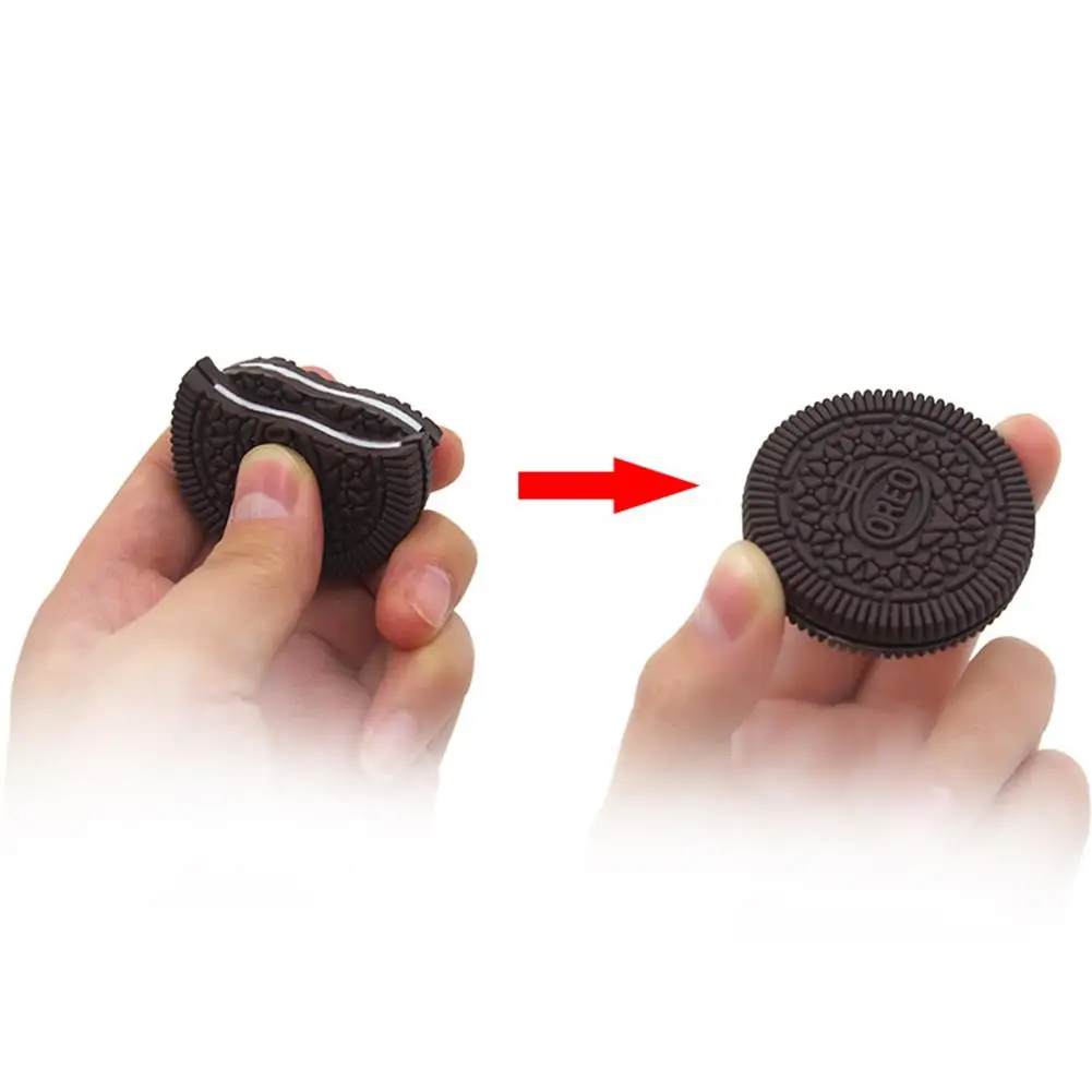 

4.5cm Funny Magic Close-Up Cookie Street Trick Biscuit Bitten Restored Gimmick OREO Bite Children Toy Magic Classic Props