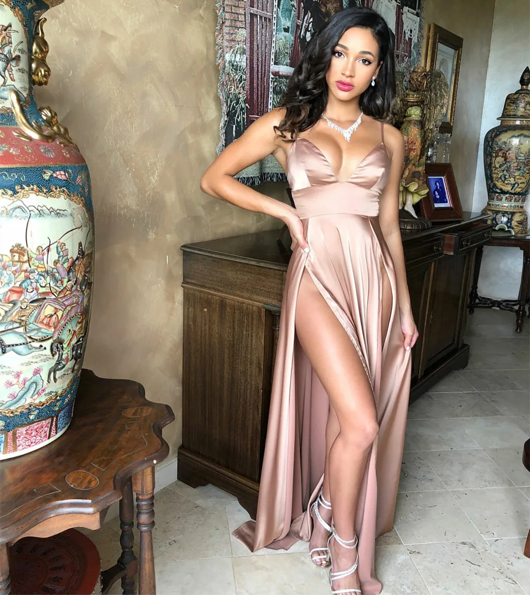 

Женское атласное вечернее платье, розовое длинное ТРАПЕЦИЕВИДНОЕ платье в пол с разрезом и V-образным вырезом, платье для вечерние Ринок