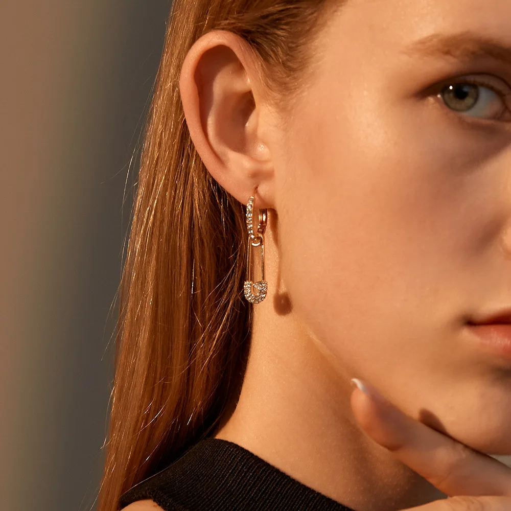 

Safety Pin Studs Earrings For Women Gothic Fashion Gold Color White Crystal CZ Earrings Female Korean Jewelry Ear Cuff