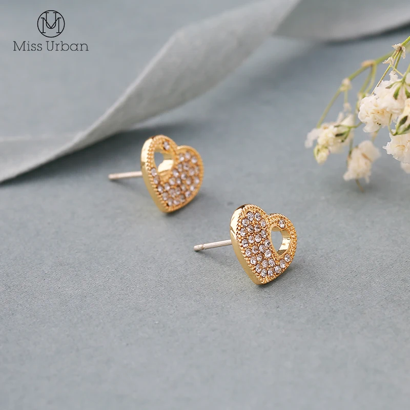 Новое поступление простые дизайнерские серьги-гвоздики золотистого цвета в