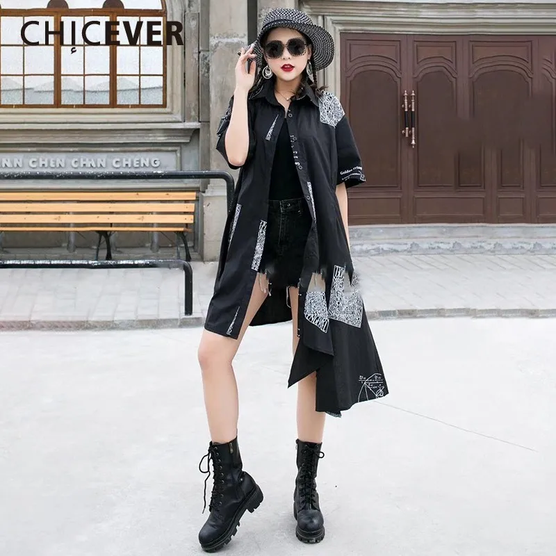 Женская длинная рубашка CHICEVER с принтом коротким рукавом неровным краем