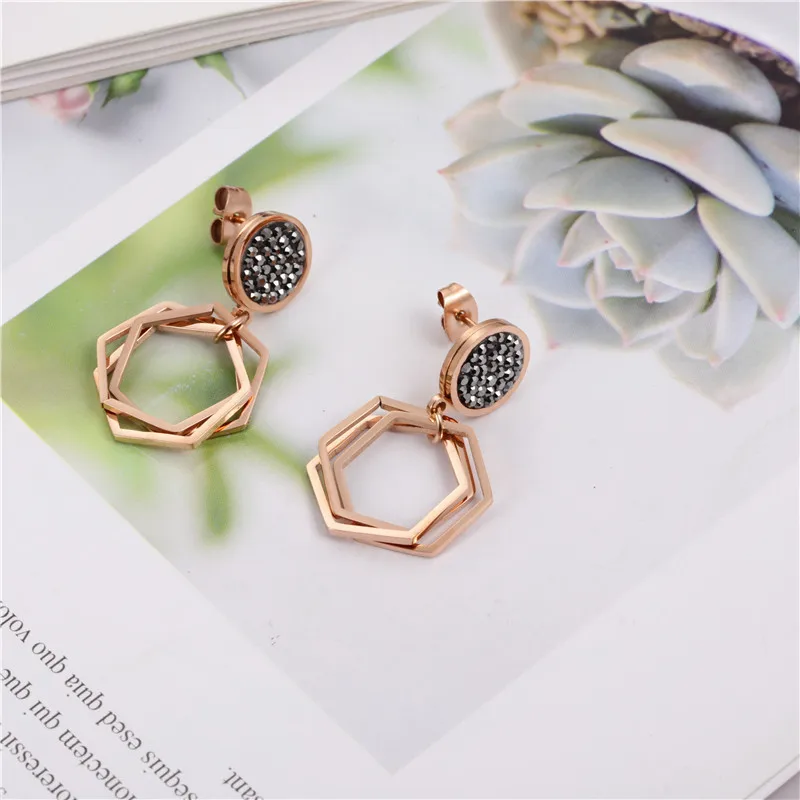 Набор сережек OUFEI из нержавеющей стали цвета розового золота и черного для женщин