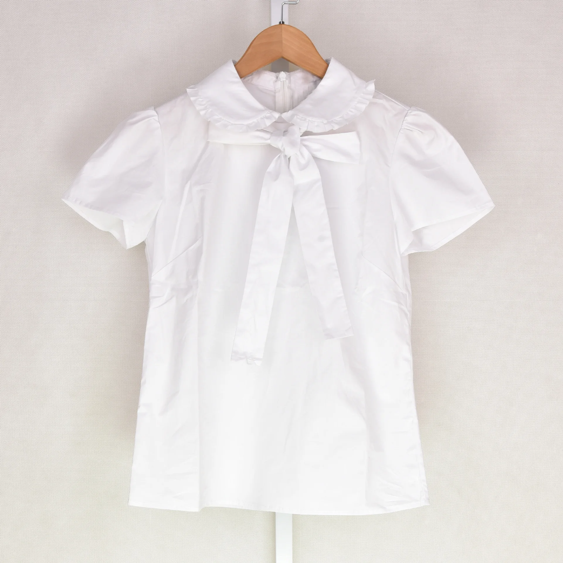 Женская белая рубашка с коротким рукавом и галстуком бабочкой воротником Питер