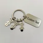 Персонализированный брелок пользовательское имя, Семейные комплекты одежды с персонажами из мультфильмов для мальчиков и девочек, брелки для ключей табличка нержавеющая стальные брелки ювелирные изделия для мужчин и женщин, подарок