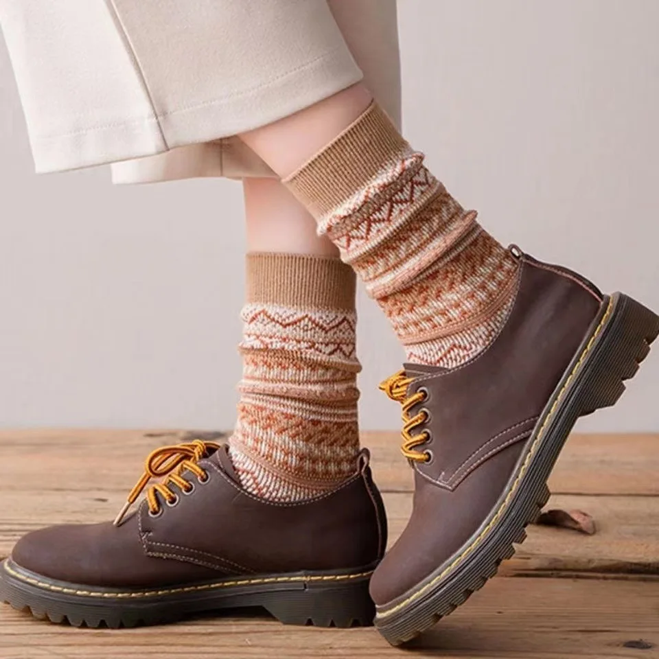 Retro warm Women Tube Socks Cartoon Flower Streetwear Skateboard Cotton Harajuku Kawaii Socks Autumn Winter Носки с цветами