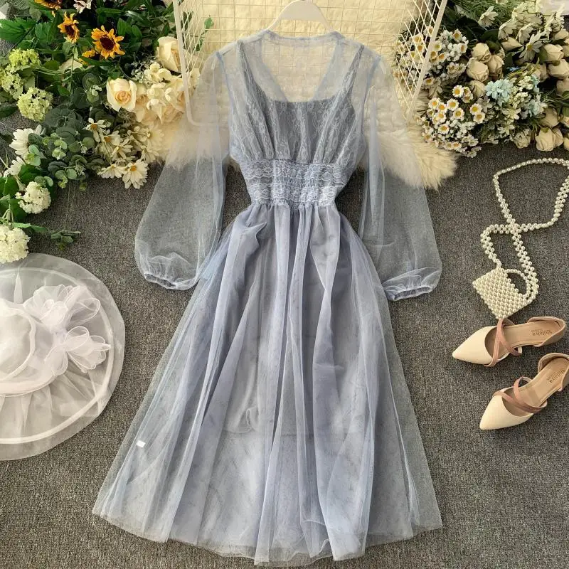 Женское кружевное платье с рукавами фонариками тонкое привлекательное