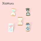 Эмалированная булавка в виде песочных часов с изображением космоса, Кита, океана, волны, планеты, астронавта, растения, цветов, скелета, металлические броши, значки, подарки для пары