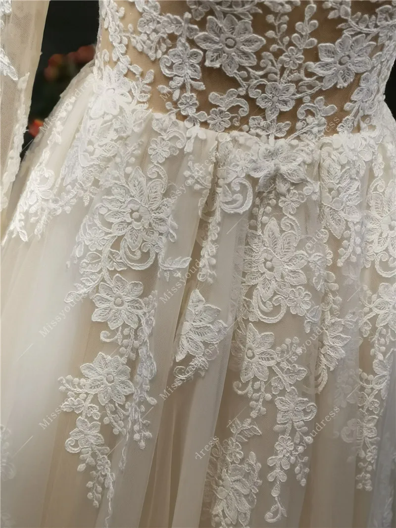 2021 Newest High Quality Real Sample Flower Lace Champagne V-neck Full Sleeves A-line Floor Length with Train Wedding Dress