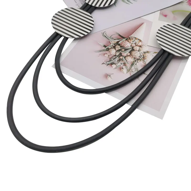 

YD&YDBZ Designer Striped Big Round Jewelry Necklace Women Fashion Leather Rubber Rope Choker Necklaces Sweater Chain Decoration