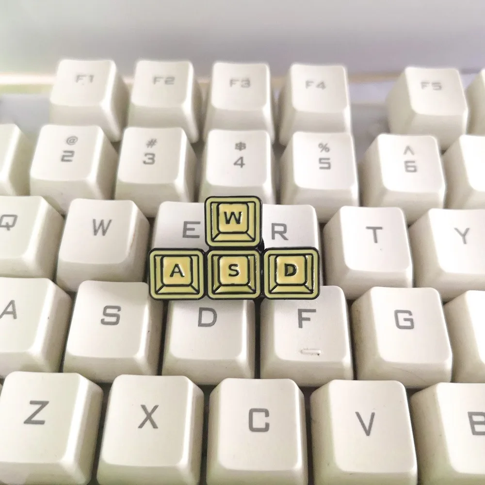 Эмалированная заколка для клавиатуры WASD 1 шт. броши игр значок на джинсовую