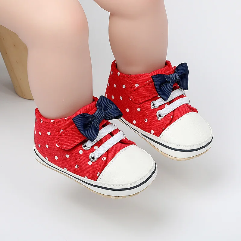 

Spring Autumn New Baby Girls First Walkers Cute Polka Dot Infants Fashion Sneakers Soft Sole Crib Shoes Toddler Shoes Prewalkers