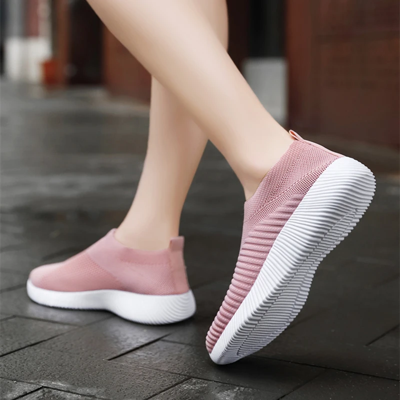 New Women Vulcanized Shoes Breathable Running Sneakers Slip On Flats Shoes Loafers Plus Size 42 Mesh Walking Sports Women's Flat