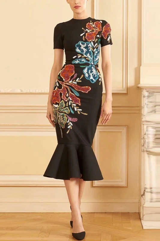 

New black short sleeve slim fit bag buttock bead piece embroidery annual meeting evening dress