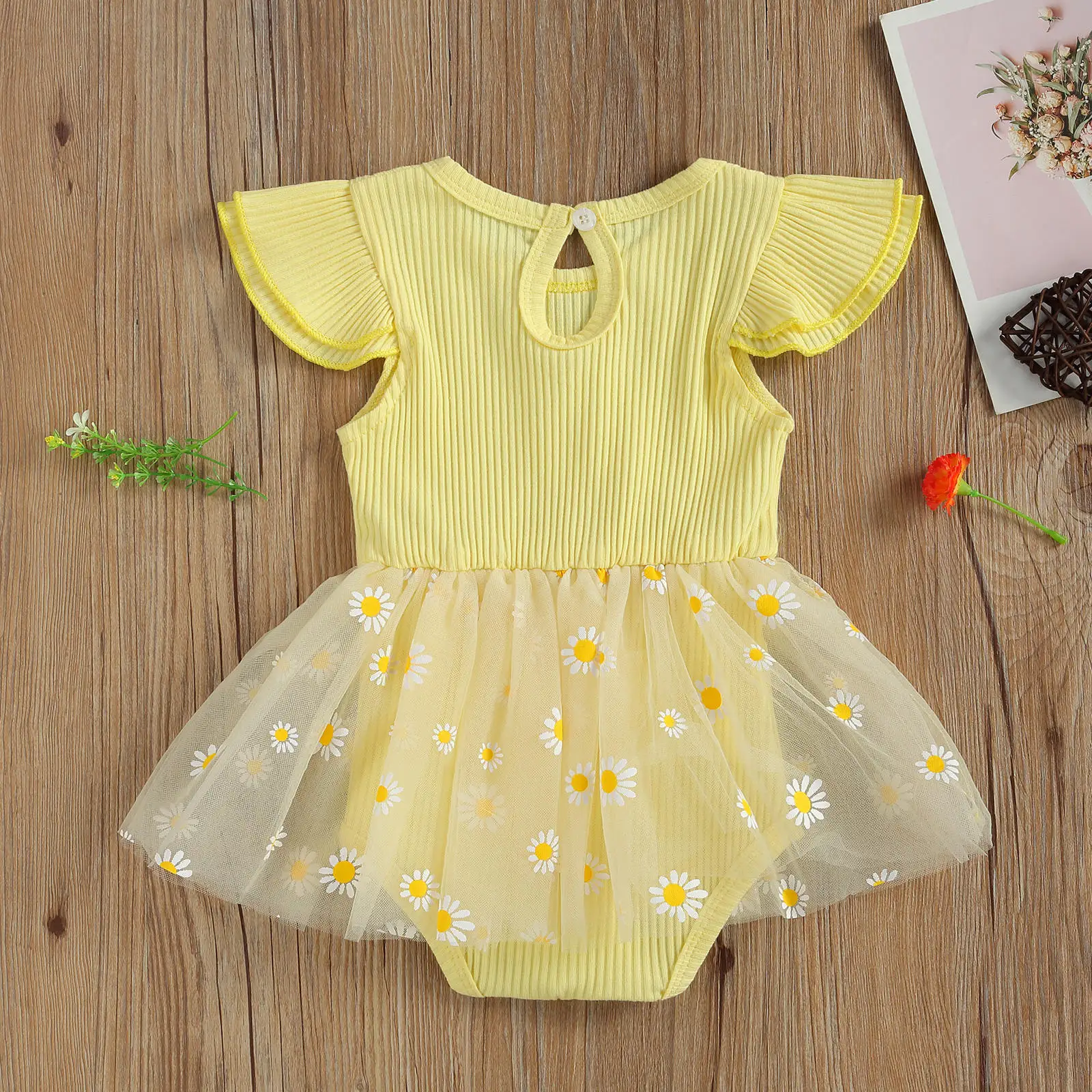 

2021 New Summer 0-18M Baby Girl Dress-Style Daisy Print Mesh Bodysuit Flared Short Sleeve Back Button Floral Clothes 3 Colors