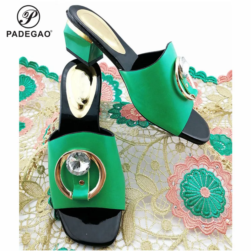 2020 Итальянские женские туфли черного цвета в зрелом стиле Вечерние на высоком