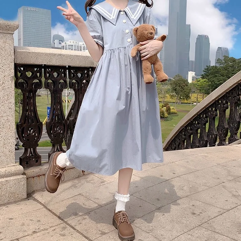 Платье женское до середины икры с матросским воротником на пуговицах однотонное