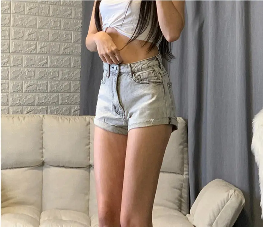 Шорты женские джинсовые с завышенной талией приталенные повседневные плотно