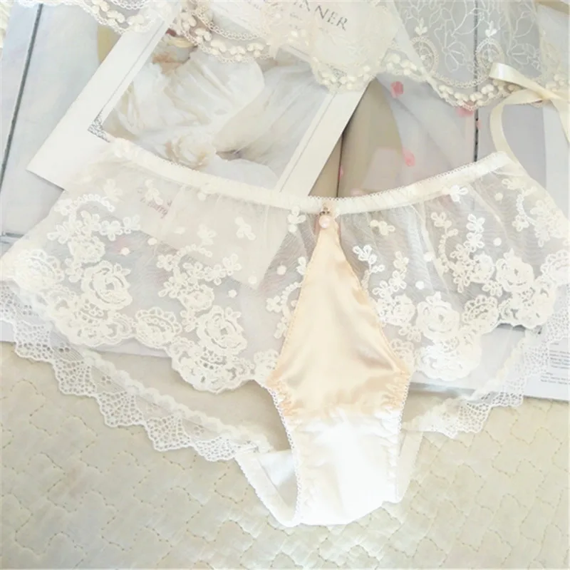 

Lace Sexy Hollow Ladies Panties Spring and Summer New Lightweight Breathable Briefs Japanese Low Waist Seamless Underwear