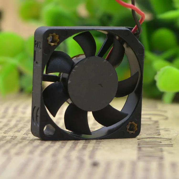 

NEW 3006 5V 0.35W KDE0503PEV3-8 Motor protection cooling