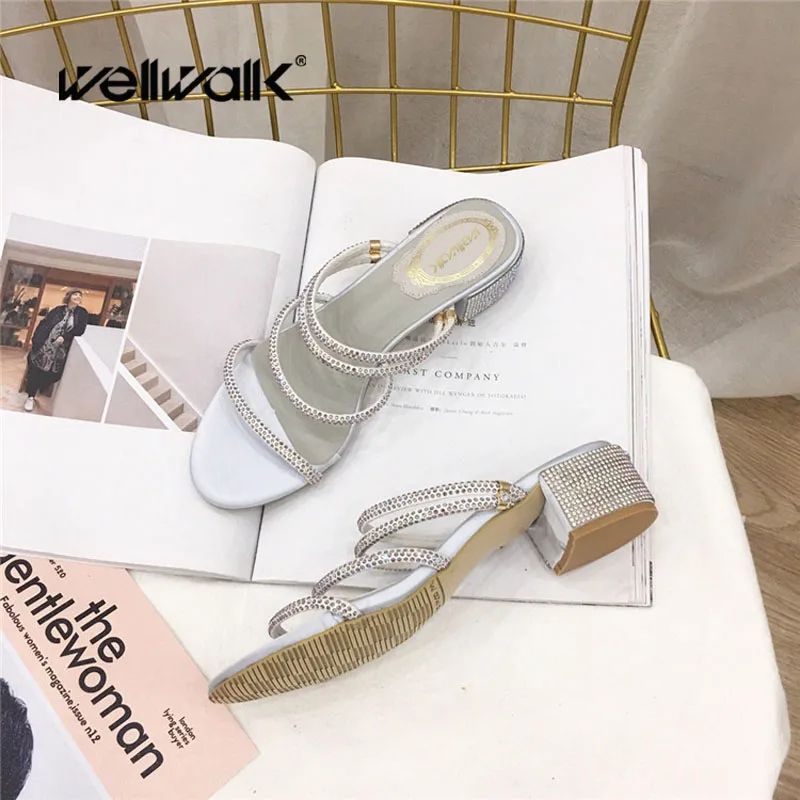 Босоножки на низком массивном каблуке женские шлепанцы слинбэки модельные туфли