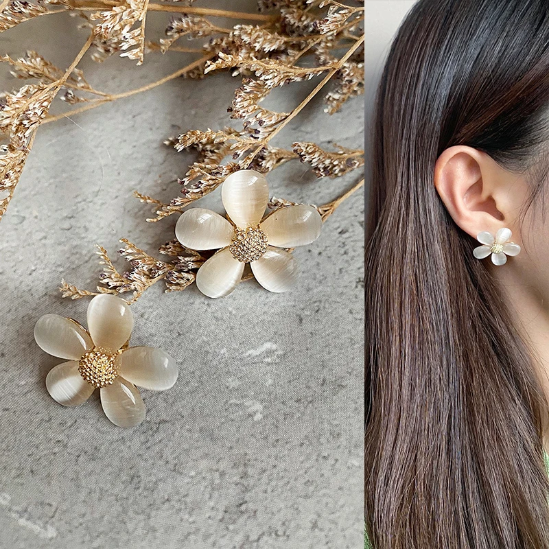 

KXR 2021 New Trend Creativity Flower Earring Young Girl Small Fresh Earring Korean Version All-match Temperament Ear Stud