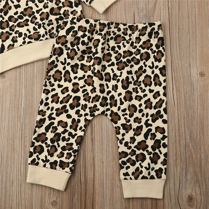 Детский свитер; детская одежда для мальчиков и девочек с леопардовым принтом кролика; милый комплект одежды для маленьких девочек; Oullovers От 1 до 7 лет; верхняя одежда