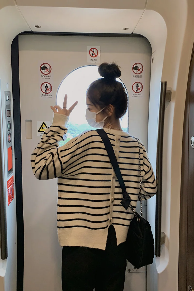 Футболка с рукавами свитер в полоску женская Свободная верхняя одежда