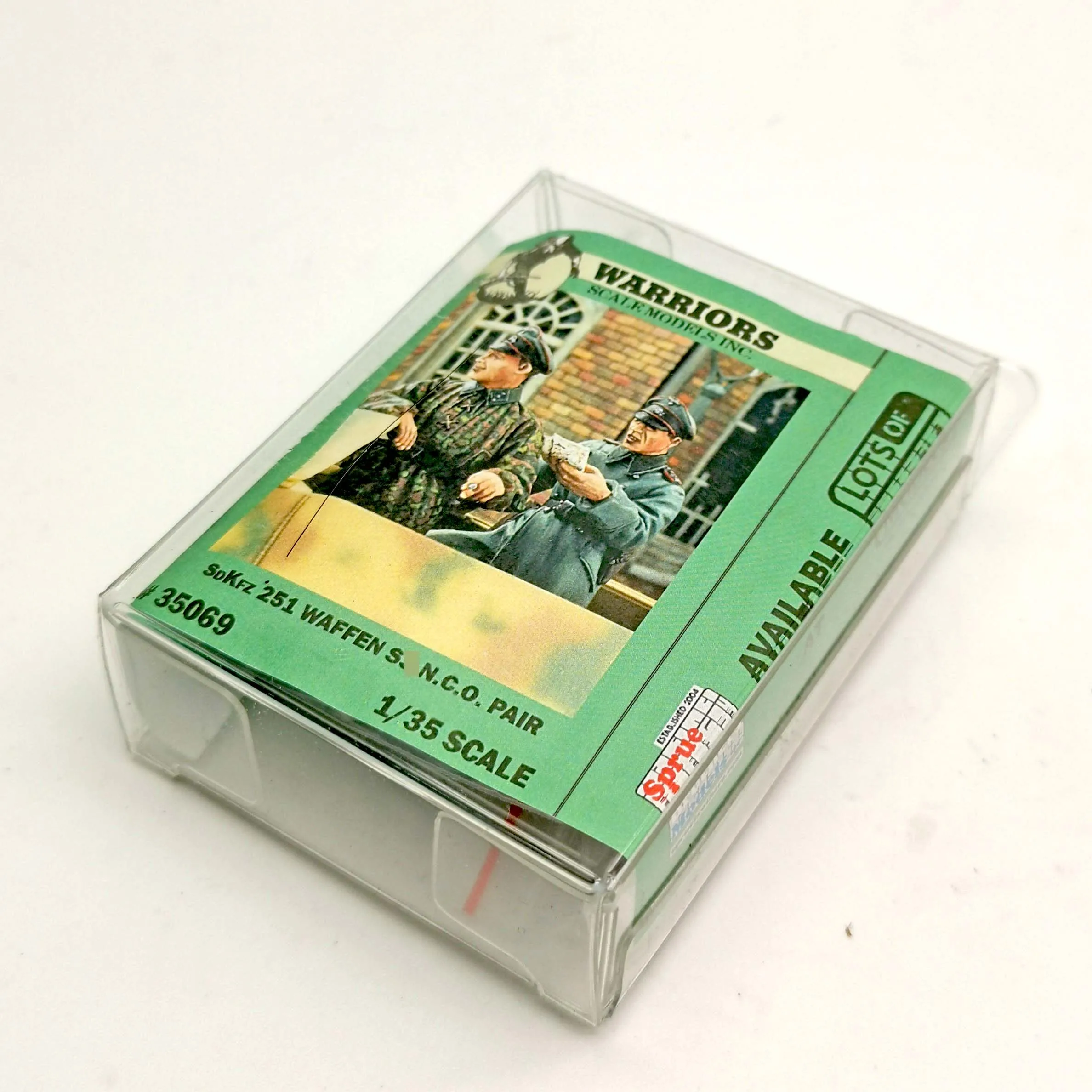 

WARRIORS 1/35 WWII German Sd.Kfz.251 Waffen N.C.O. Pair Resin Soldier Kits (2 Figures/Set) Box Packing