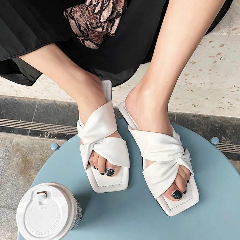 

new 2020 summer 100% genuine leather low-heeled comfortable women slippers high quality beach women shoes black white sandals 40