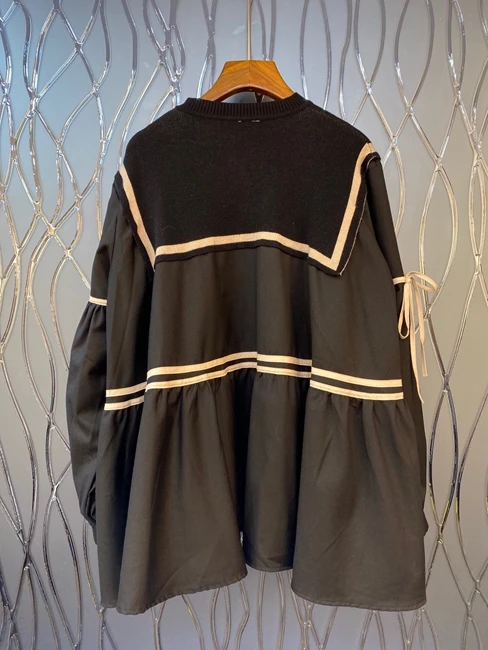 

2020 Autumn and Winter new women's round neck button knitted stitching white stripe decorative loose top 922