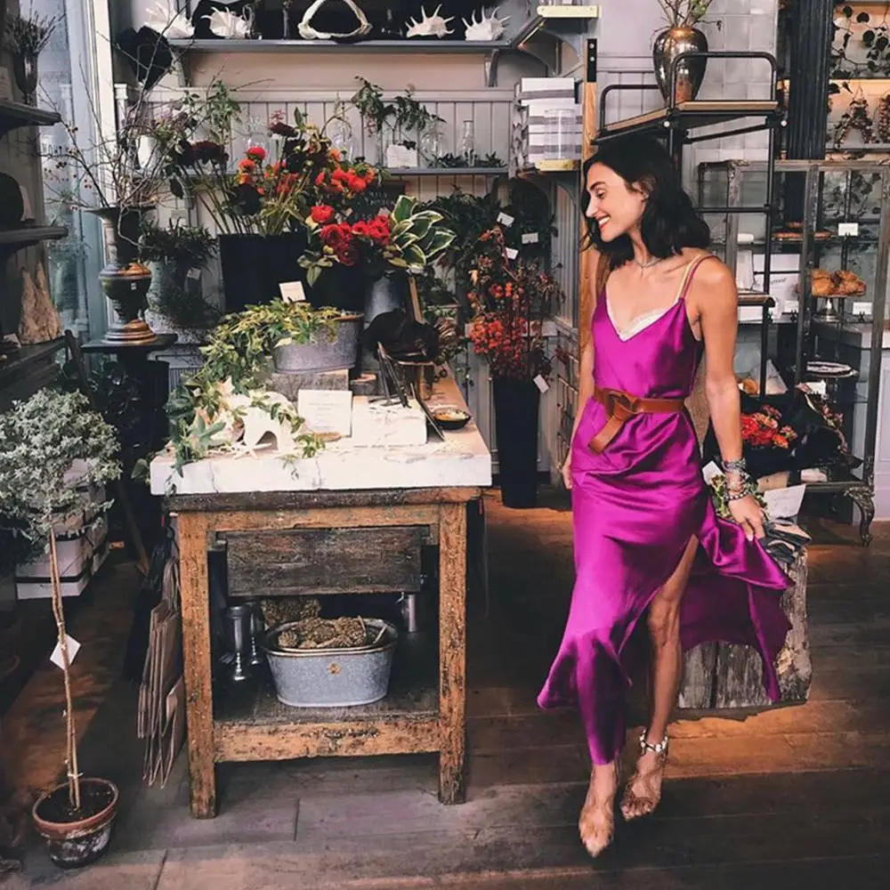 Однотонное платье Макси 2019 приталенное с открытой спиной высоким разрезом и