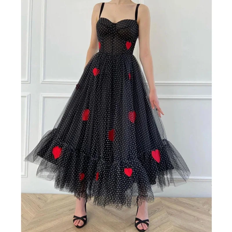 Женское модельное платье привлекательное дизайнерское из тюля на