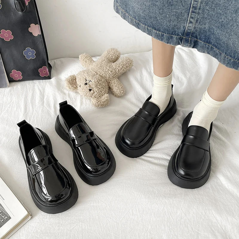 

Retro Woman Shoes British Style Female Footwear Loafers With Fur Round Toe Oxfords Shallow Mouth All-Match Autumn Modis Casual S
