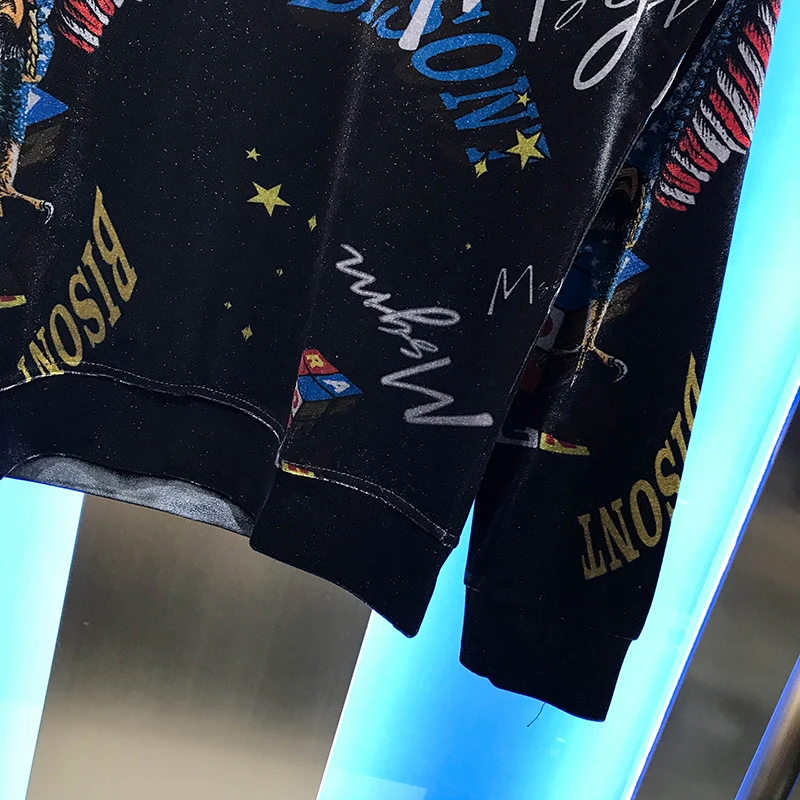 

Autumn 2020 new men's casual top personalized velvet Eagle hot diamond lettered round neck long sleeve sweater fashion for men