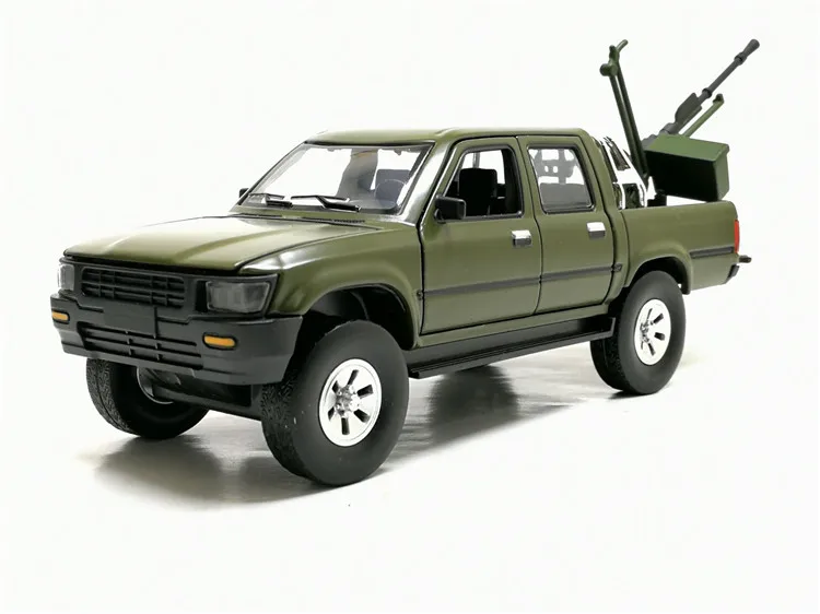 Новинка 1/32 Toyota Hilux пикап с анти-танковым пистолетом литая металлическая Модель автомобиля игрушки звуковое освещение для детей подарки с коробкой - Цвет: Зеленый