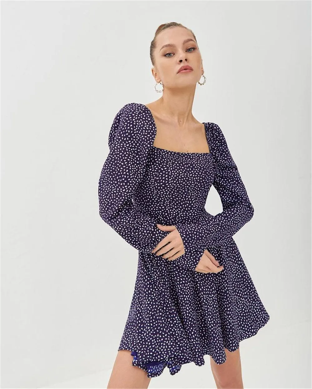 Богемские женские осень-зима платье с квадратным вырезом пышными рукавами