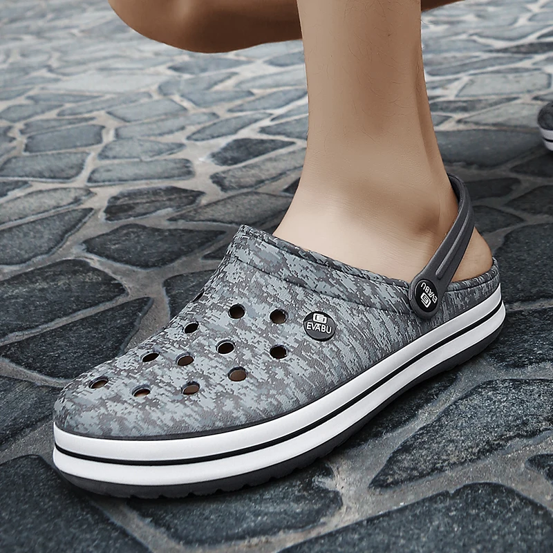 

Best Selling Casual Mens Sandals Gray Khaki Slip On Garden Clogs Men Breathable Man Fretwork Sandals Summer Beach Slippers Mens
