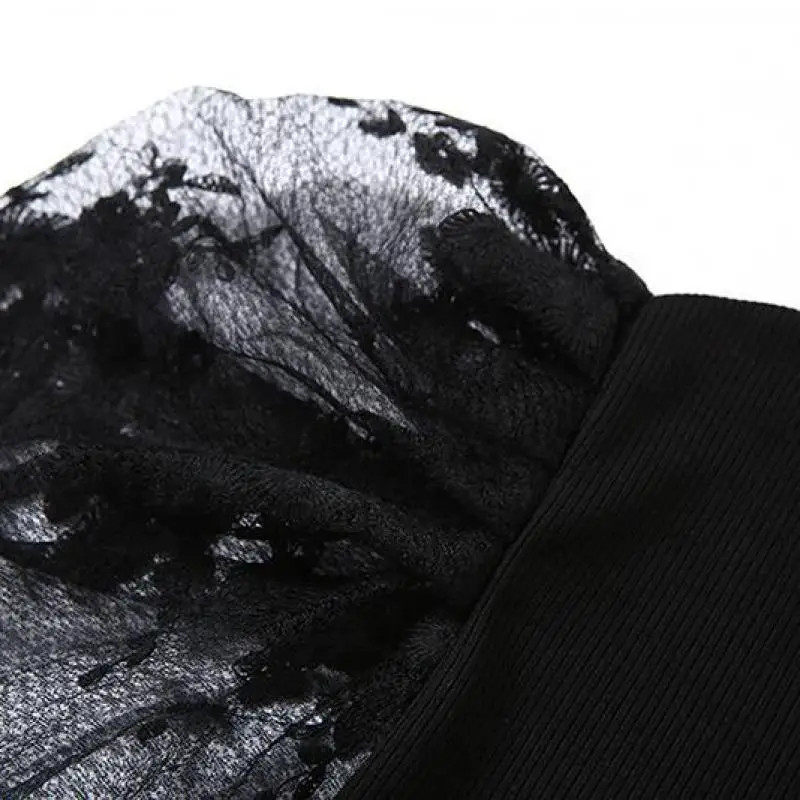 Женская кружевная укороченная футболка составного кроя белая черная винтажная