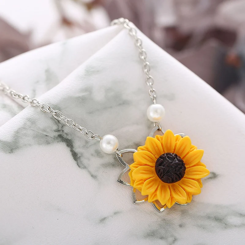 

Sunflower Pearls Charm All-match Romantic Jewelry Stylish Simple Pendant Chain Necklace Necklace Gift for Women